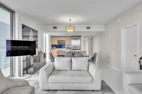 Condo in North Miami Beach, Florida, 3 bedrooms  № 1959641 - photo 12