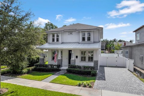 House in Orlando, Florida 5 bedrooms, 253.53 sq.m. № 2419546