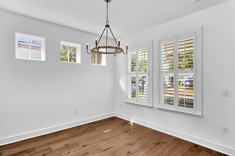 House in Orlando, Florida 5 bedrooms, 253.53 sq.m. № 2419546 - photo 6