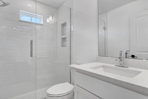 House in Orlando, Florida 5 bedrooms, 253.53 sq.m. № 2419546 - photo 20