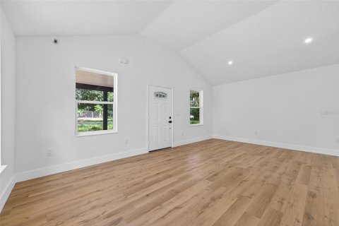 House in Mount Dora, Florida 2 bedrooms, 109.25 sq.m. № 1810589 - photo 10