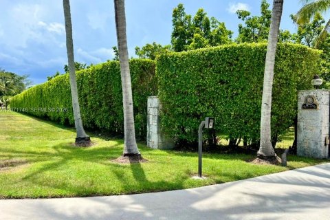 House in Homestead, Florida 4 bedrooms, 242.57 sq.m. № 2303638 - photo 10