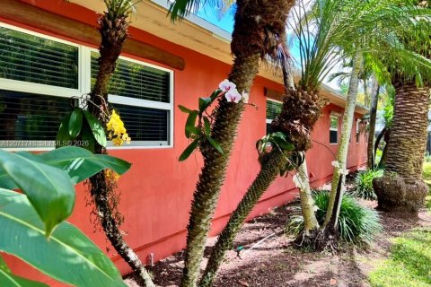 House in Homestead, Florida 4 bedrooms, 242.57 sq.m. № 2303638 - photo 27