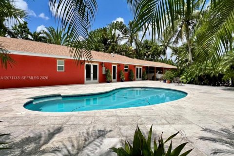 House in Homestead, Florida 4 bedrooms, 242.57 sq.m. № 2303638 - photo 20