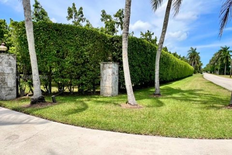 House in Homestead, Florida 4 bedrooms, 242.57 sq.m. № 2303638 - photo 11
