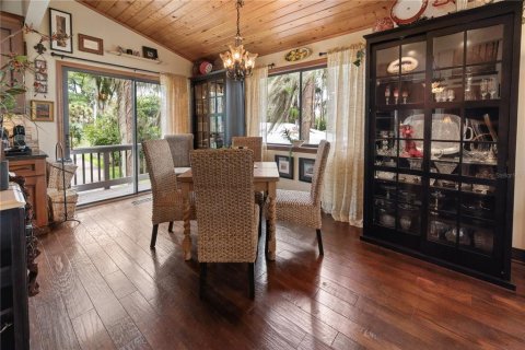 House in Melrose, Florida 3 bedrooms, 312.15 sq.m. № 2230596 - photo 29