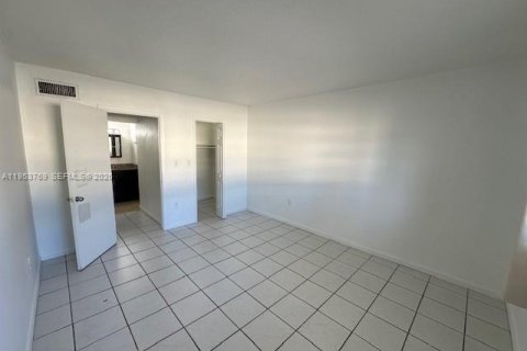 Appartement à louer à Miami, Floride: 1 chambre, 66.89 m2 № 2009565 - photo 12