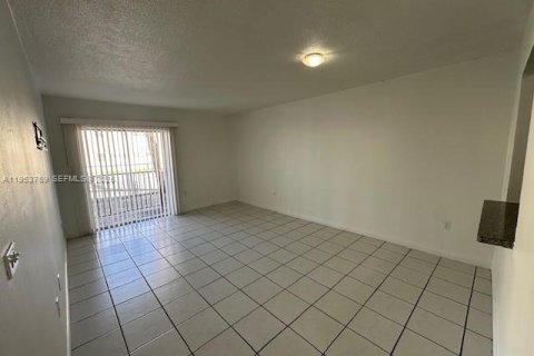 Appartement à louer à Miami, Floride: 1 chambre, 66.89 m2 № 2009565 - photo 7