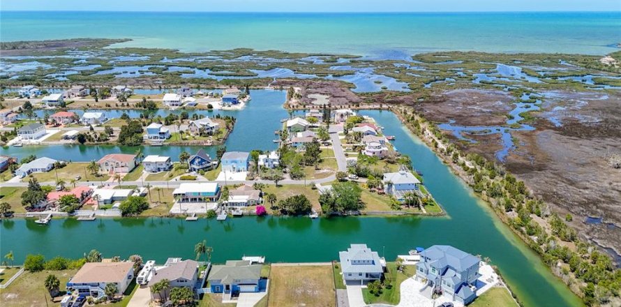 Land in Hernando Beach, Florida № 2166100