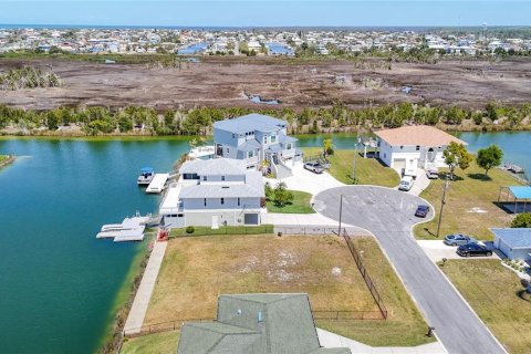 Land in Hernando Beach, Florida № 2166100 - photo 9