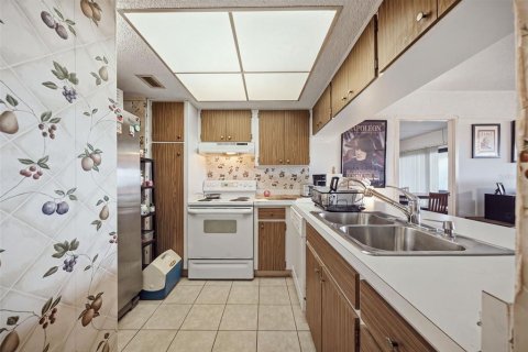 Copropriété à vendre à Tampa, Floride: 1 chambre, 83.24 m2 № 2425922 - photo 8