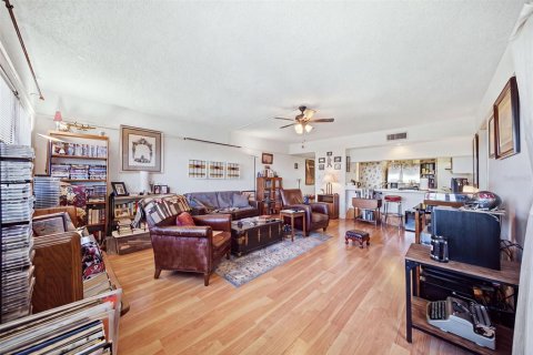 Copropriété à vendre à Tampa, Floride: 1 chambre, 83.24 m2 № 2425922 - photo 6