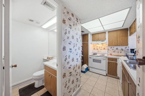 Copropriété à vendre à Tampa, Floride: 1 chambre, 83.24 m2 № 2425922 - photo 12