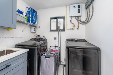 Купить виллу или дом в Майами, Флорида 4 спальни, 239.5м2, № 1995238 - фото 14