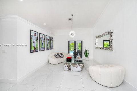 Купить виллу или дом в Майами, Флорида 4 спальни, 239.5м2, № 1995238 - фото 8