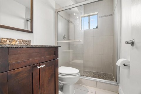 Villa ou maison à louer à Dania Beach, Floride: 2 chambres, 1149.57 m2 № 2023942 - photo 13