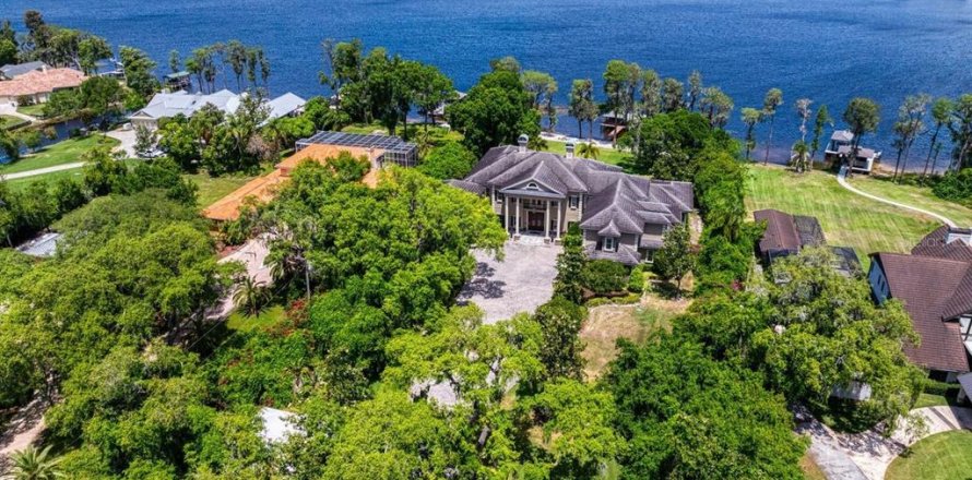 Villa ou maison à Odessa, Floride 8 chambres, 962.19 m2 № 2139039