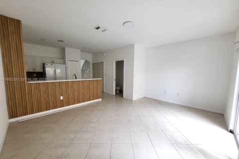 Снять в аренду таунхаус в Дорал, Флорида 3 спальни, 147.62м2, № 1990809 - фото 7