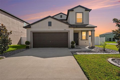 Villa ou maison à Zephyrhills, Floride 5 chambres, 221.94 m2 № 2398850