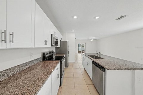 Villa ou maison à vendre à Zephyrhills, Floride: 5 chambres, 221.94 m2 № 2398850 - photo 12