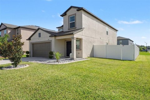 Villa ou maison à vendre à Zephyrhills, Floride: 5 chambres, 221.94 m2 № 2398850 - photo 3