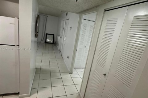 Copropriété à louer à Miami, Floride: 1 chambre, 78.78 m2 № 2266040 - photo 3