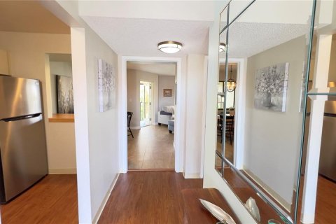 Condo in Tierra Verde, Florida, 1 bedroom  № 2148906 - photo 9