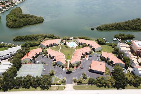 Condo in Tierra Verde, Florida, 1 bedroom  № 2148906 - photo 6