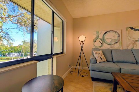 Condo in Tierra Verde, Florida, 1 bedroom  № 2148906 - photo 17