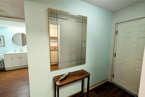 Condo in Tierra Verde, Florida, 1 bedroom  № 2148906 - photo 10