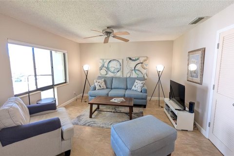 Condo in Tierra Verde, Florida, 1 bedroom  № 2148906 - photo 16