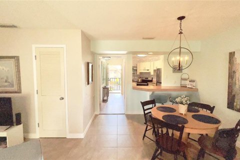 Condo in Tierra Verde, Florida, 1 bedroom  № 2148906 - photo 11
