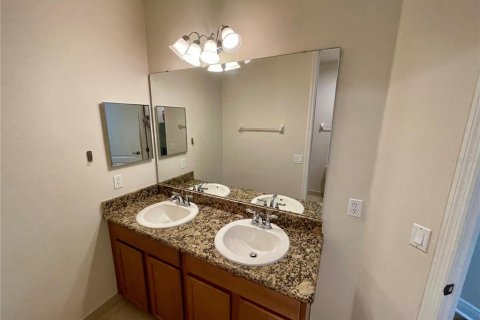Townhouse in Oviedo, Florida 3 bedrooms, 162.86 sq.m. № 1915937 - photo 28
