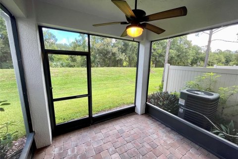 Townhouse in Oviedo, Florida 3 bedrooms, 162.86 sq.m. № 1915937 - photo 11