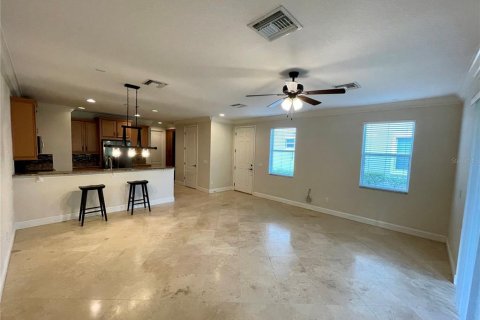 Townhouse in Oviedo, Florida 3 bedrooms, 162.86 sq.m. № 1915937 - photo 12