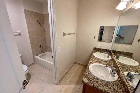 Townhouse in Oviedo, Florida 3 bedrooms, 162.86 sq.m. № 1915937 - photo 26