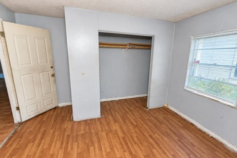 House in Tampa, Florida 3 bedrooms, 136.01 sq.m. № 2402754 - photo 7