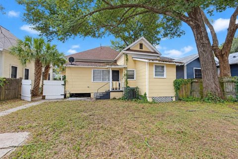 House in Tampa, Florida 3 bedrooms, 136.01 sq.m. № 2402754 - photo 10