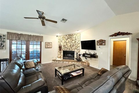 House in Clermont, Florida 3 bedrooms, 327.76 sq.m. № 2230573 - photo 7