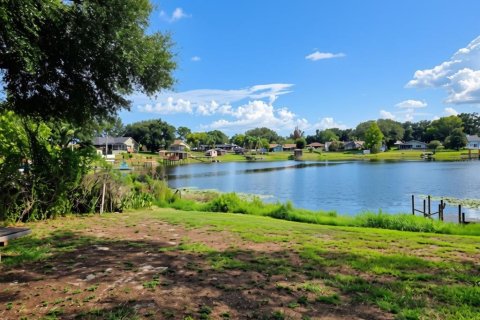 House in Clermont, Florida 3 bedrooms, 327.76 sq.m. № 2230573 - photo 3