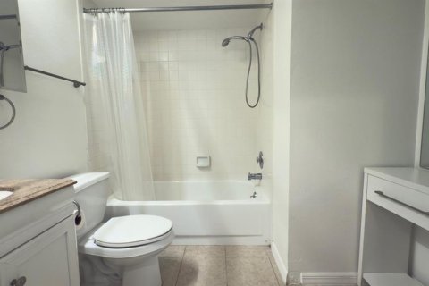 Casa en alquiler en Sarasota, Florida, 2 dormitorios, 135.27 m2 № 1848442 - foto 14