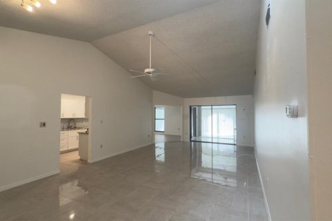 Casa en alquiler en Sarasota, Florida, 2 dormitorios, 135.27 m2 № 1848442 - foto 5