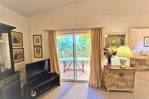 Снять в аренду кондоминиум в Виро-Бич, Флорида 5 комнат, 99.41м2, № 2082873 - фото 14