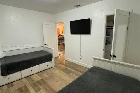 House in Fort Lauderdale, Florida 2 bedrooms, 85.84 sq.m. № 2068648 - photo 29