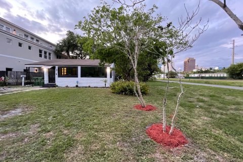 House in Fort Lauderdale, Florida 2 bedrooms, 85.84 sq.m. № 2068648 - photo 4