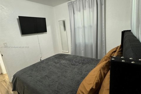 House in Fort Lauderdale, Florida 2 bedrooms, 85.84 sq.m. № 2068648 - photo 22