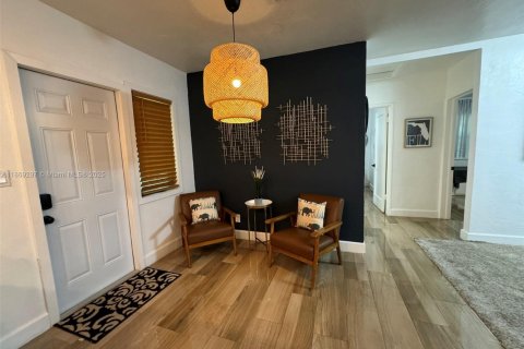 House in Fort Lauderdale, Florida 2 bedrooms, 85.84 sq.m. № 2068648 - photo 20