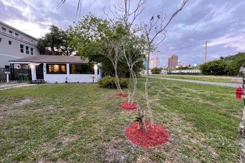 House in Fort Lauderdale, Florida 2 bedrooms, 85.84 sq.m. № 2068648 - photo 5