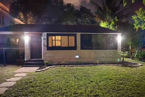 House in Fort Lauderdale, Florida 2 bedrooms, 85.84 sq.m. № 2068648 - photo 7