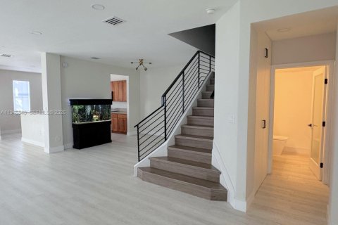 Townhouse in Doral, Florida 4 bedrooms, 204.11 sq.m. № 2003581 - photo 17